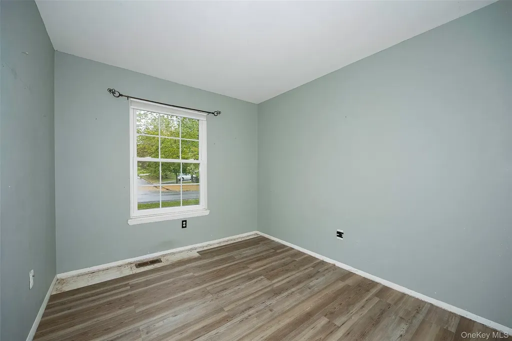 8 Sunny Brook Circle Highland NY 12528