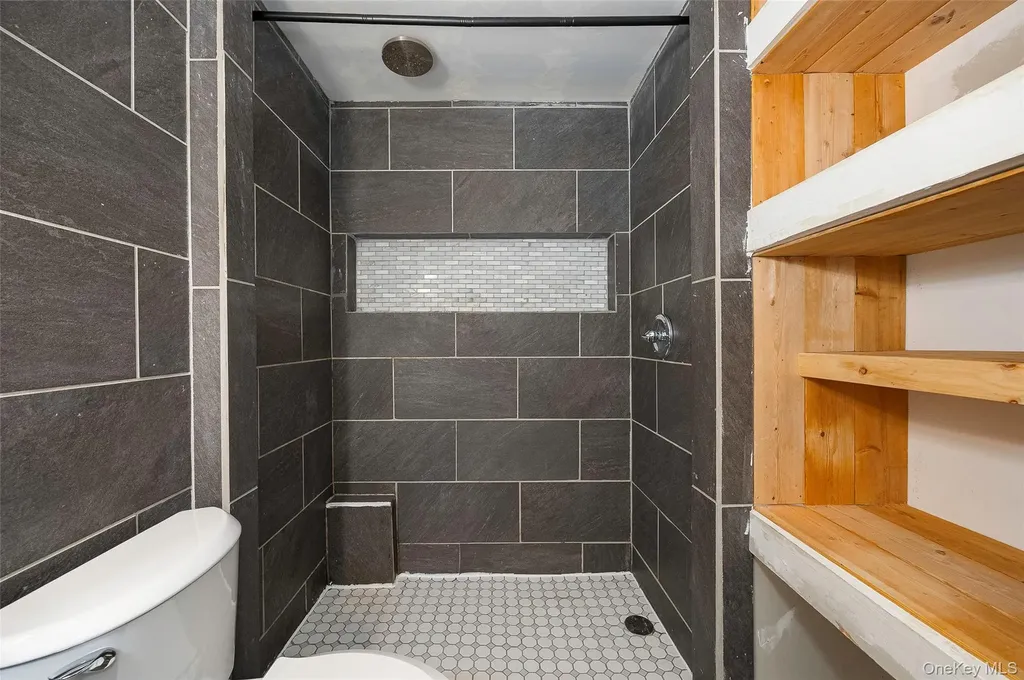 8 Sunny Brook Circle Highland NY 12528