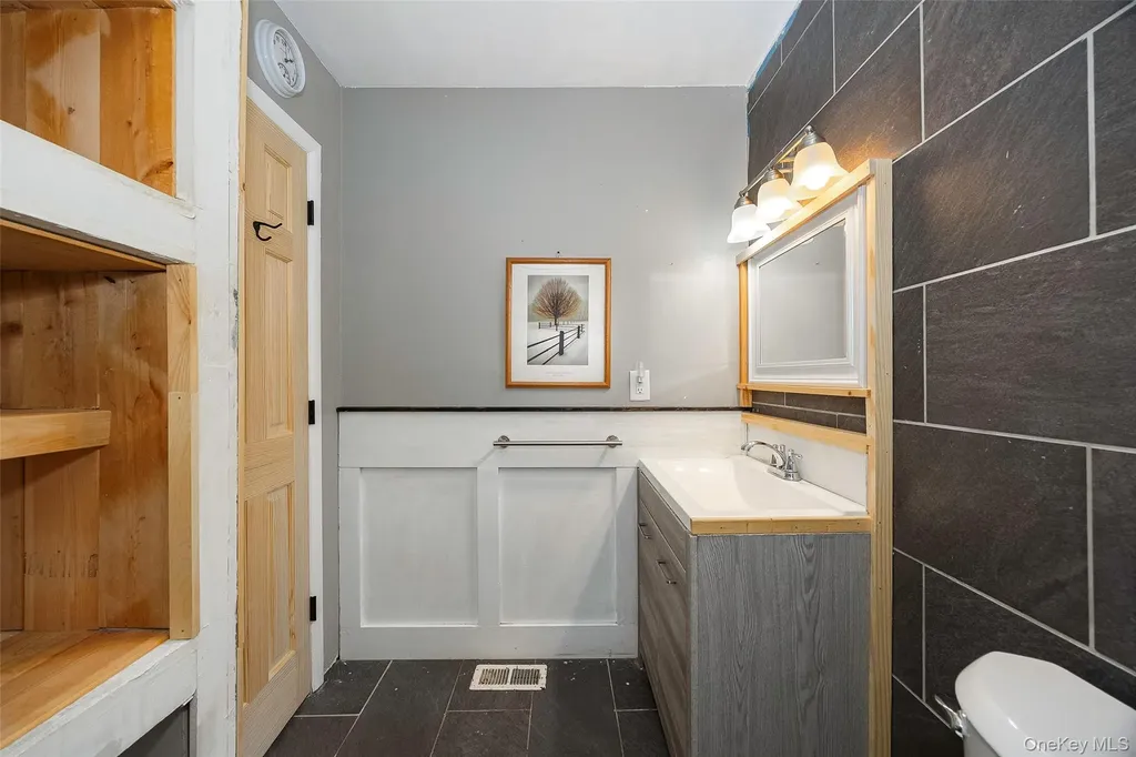 8 Sunny Brook Circle Highland NY 12528