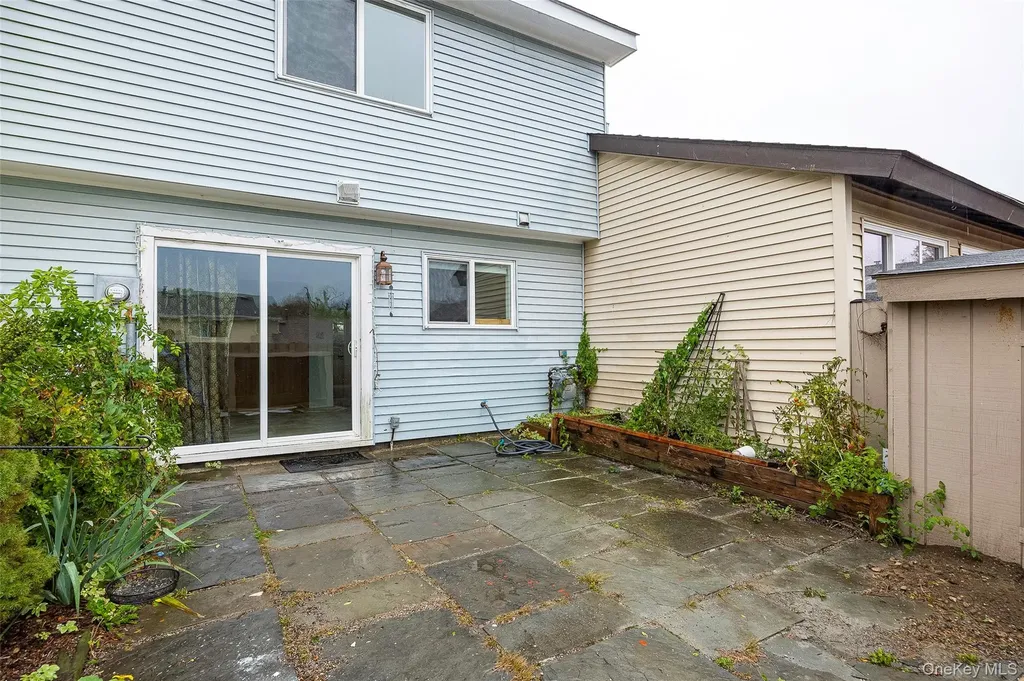 8 Sunny Brook Circle Highland NY 12528
