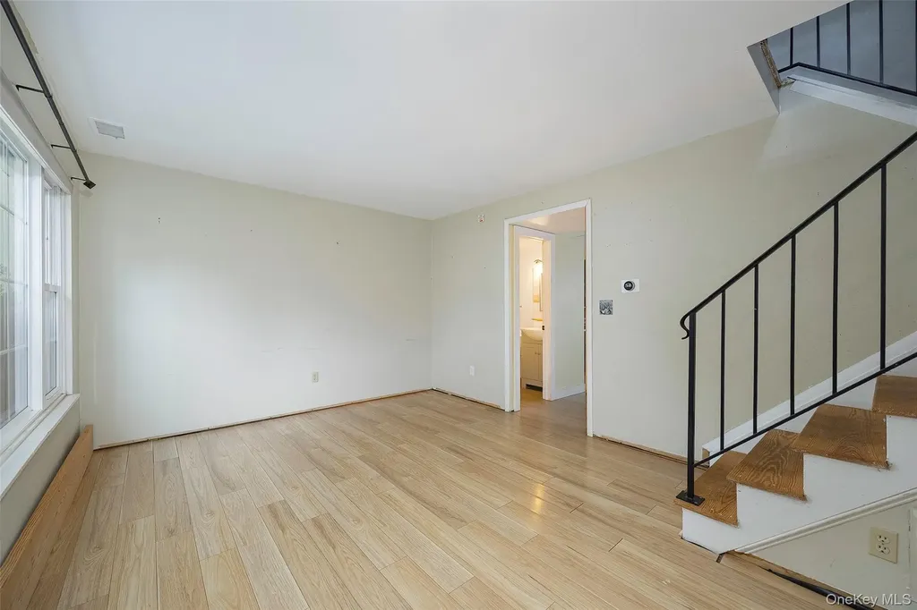 8 Sunny Brook Circle Highland NY 12528