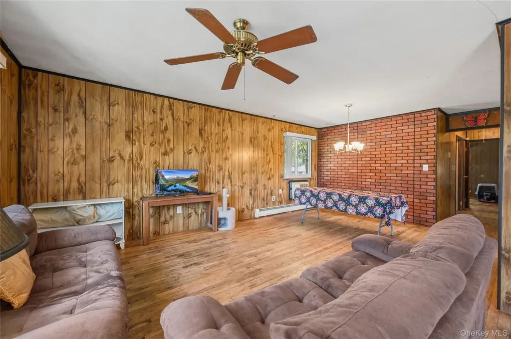 1369 Pine Drive Bay Shore NY 11706