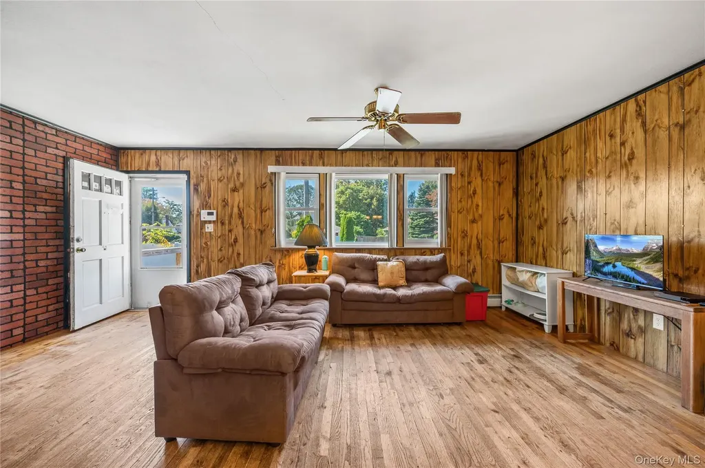 1369 Pine Drive Bay Shore NY 11706