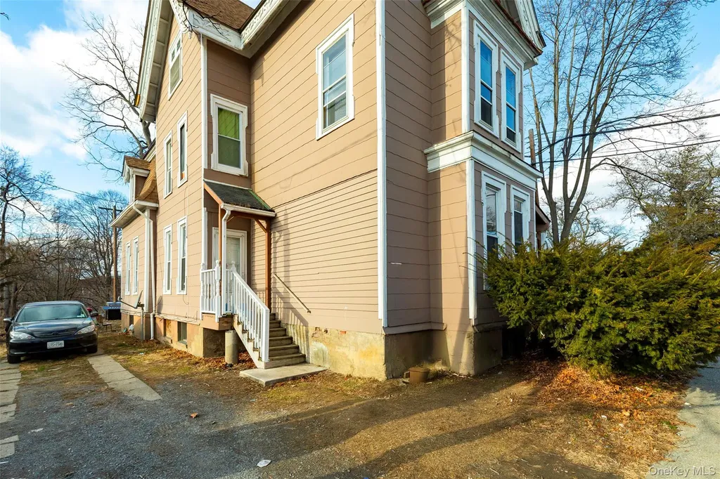 18 S Clinton Street Poughkeepsie NY 12601