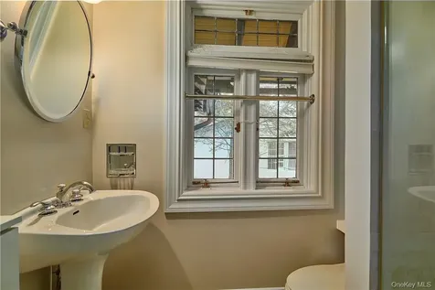 8 Old Park Road Tuxedo Park NY 10987