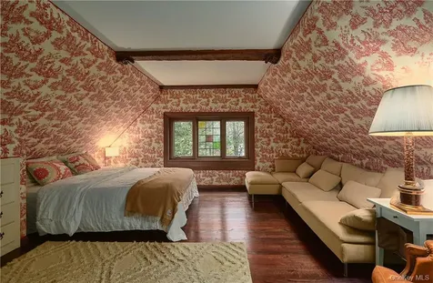 8 Old Park Road Tuxedo Park NY 10987
