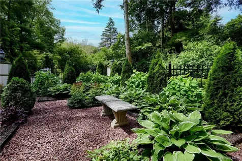 8 Old Park Road Tuxedo Park NY 10987