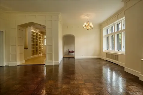 8 Old Park Road Tuxedo Park NY 10987