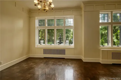8 Old Park Road Tuxedo Park NY 10987