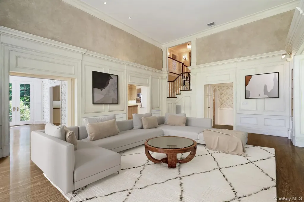 8 Cooper Road Scarsdale NY 10583