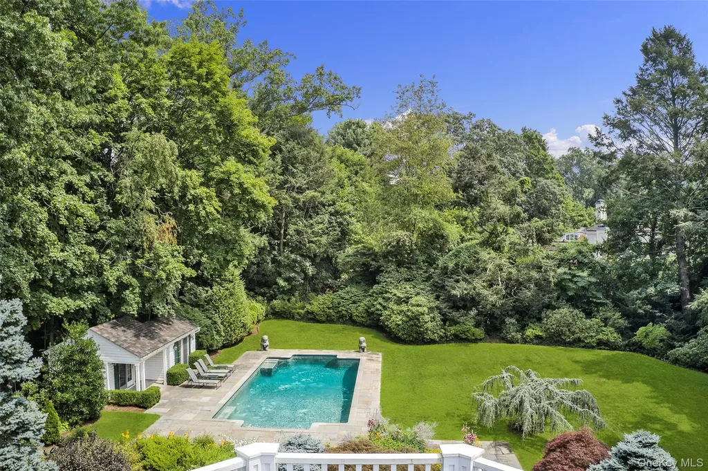 8 Cooper Road Scarsdale NY 10583