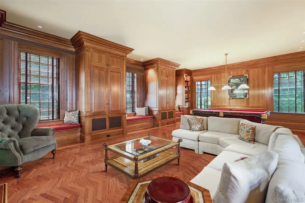8 Cooper Road Scarsdale NY 10583