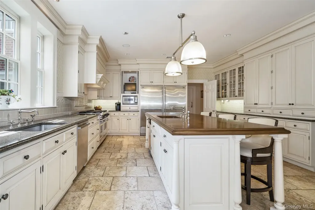 8 Cooper Road Scarsdale NY 10583
