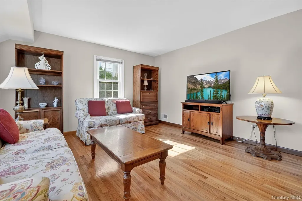 24 Beverly Road Mount Kisco NY 10549