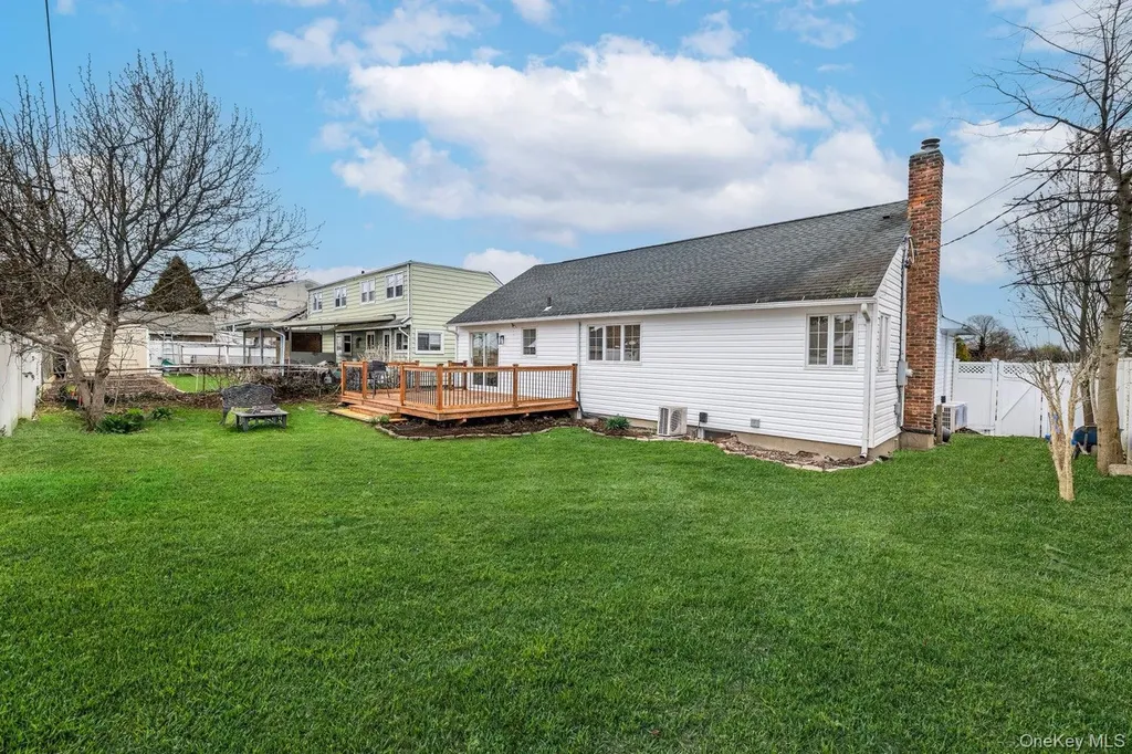 485 Farm Ranch Road W Bethpage NY 11714