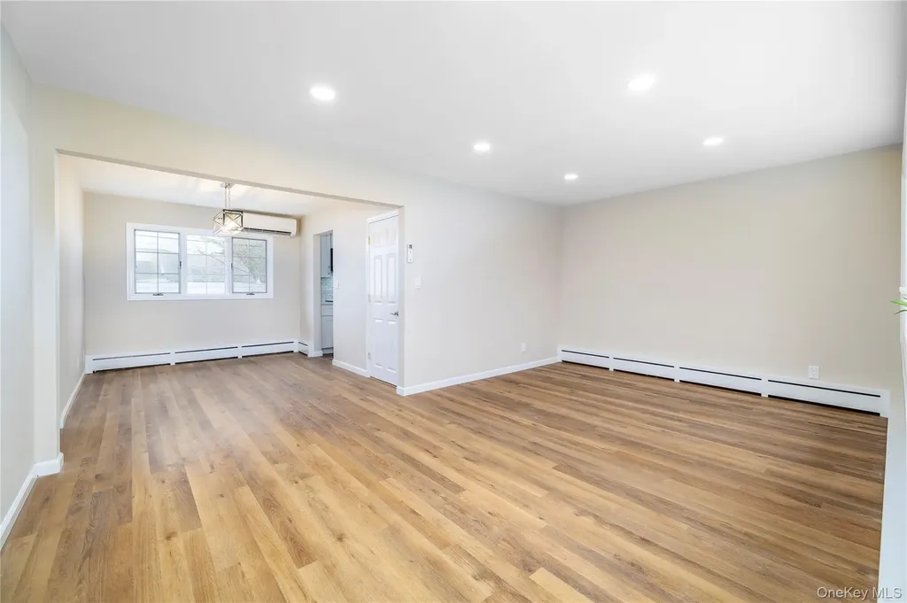 485 Farm Ranch Road W Bethpage NY 11714