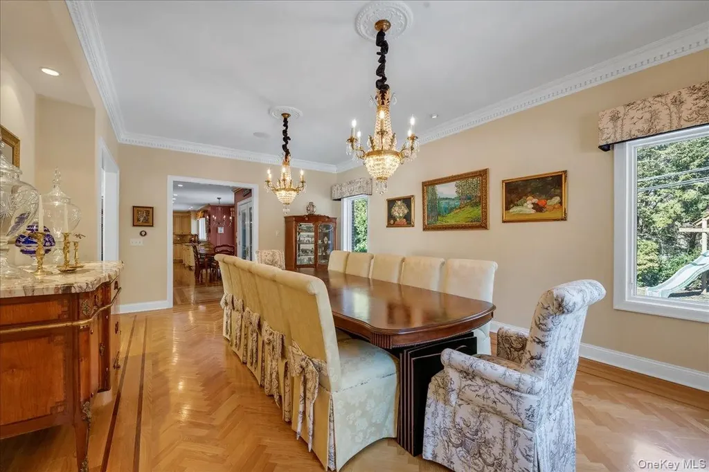 29 Pine Hill Road Great Neck NY 11020
