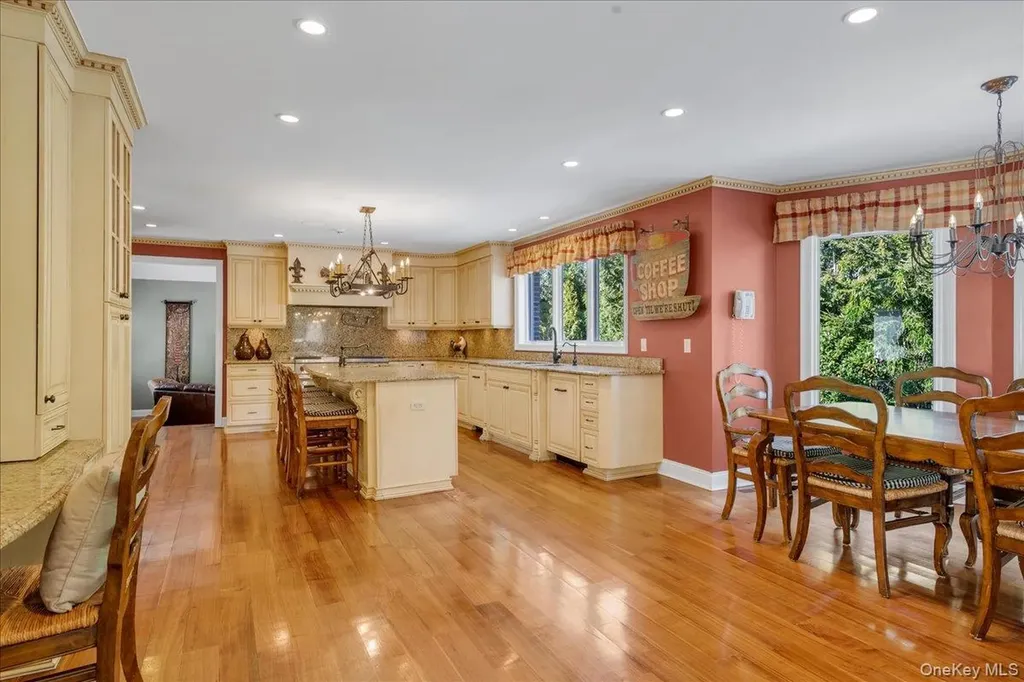 29 Pine Hill Road Great Neck NY 11020