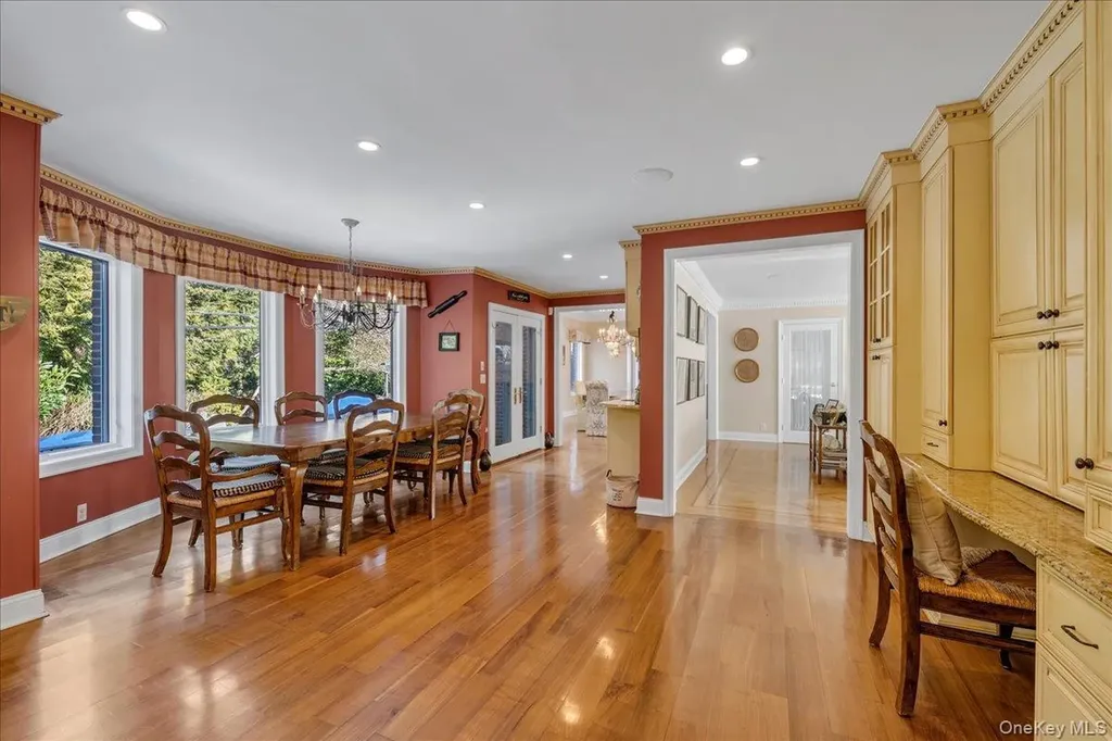 29 Pine Hill Road Great Neck NY 11020