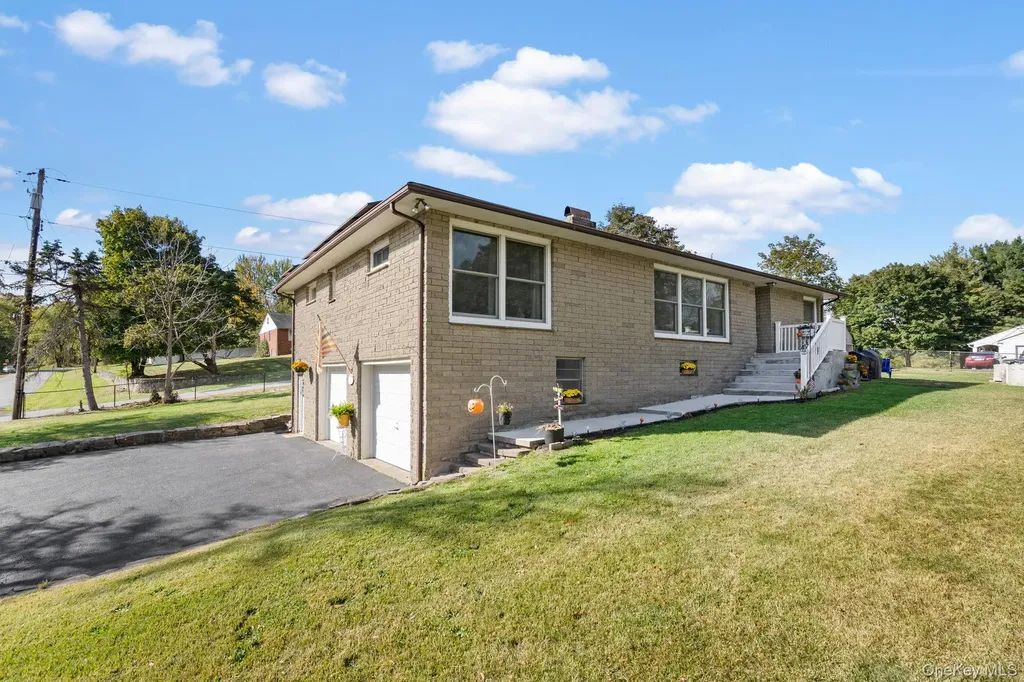 34 Houtman Drive Walden NY 12586