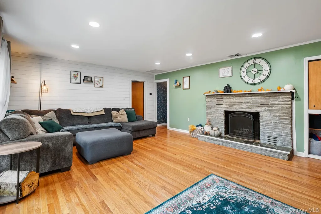 34 Houtman Drive Walden NY 12586