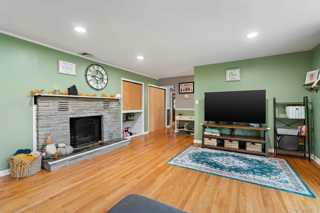34 Houtman Drive Walden NY 12586