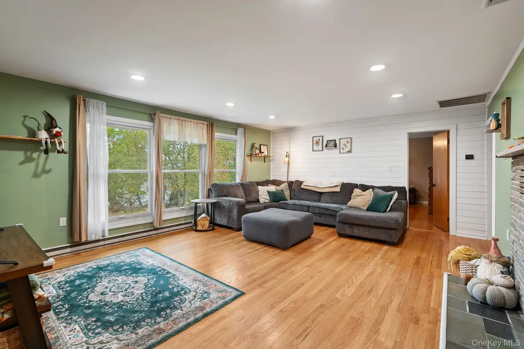 34 Houtman Drive Walden NY 12586