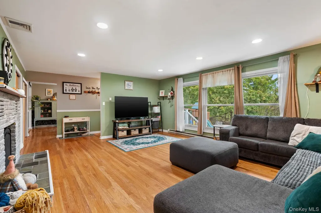 34 Houtman Drive Walden NY 12586