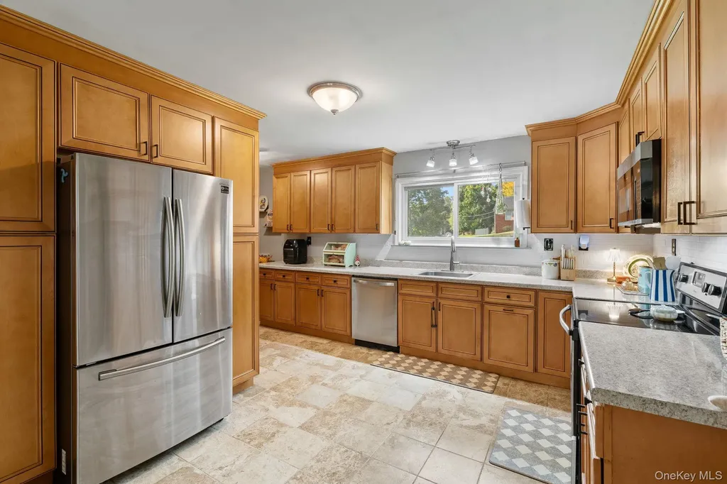 34 Houtman Drive Walden NY 12586