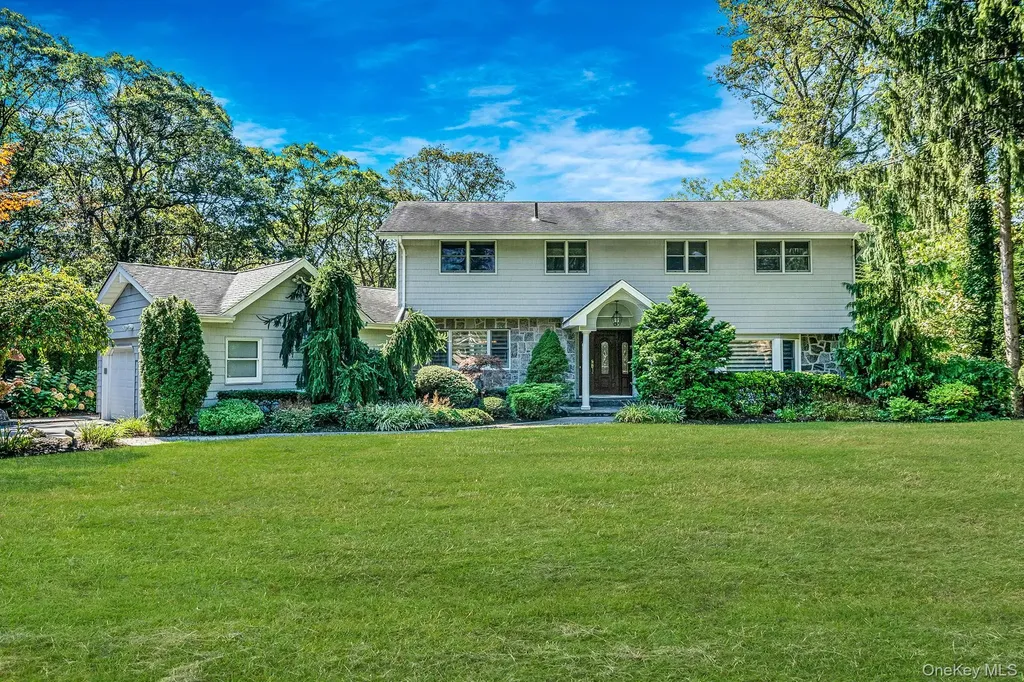 6 Buckingham Drive Dix Hills NY 11746