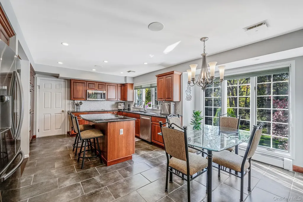 6 Buckingham Drive Dix Hills NY 11746