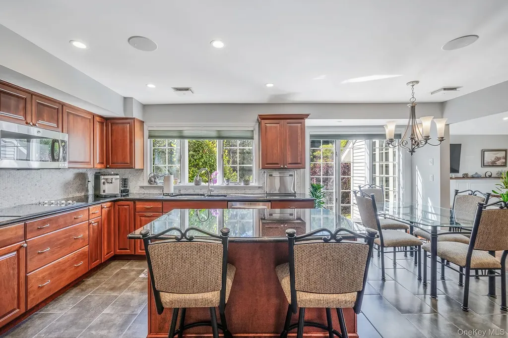 6 Buckingham Drive Dix Hills NY 11746