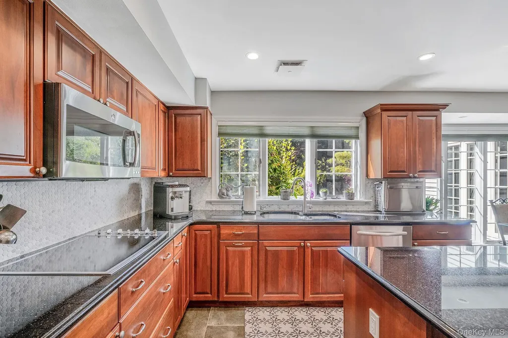 6 Buckingham Drive Dix Hills NY 11746