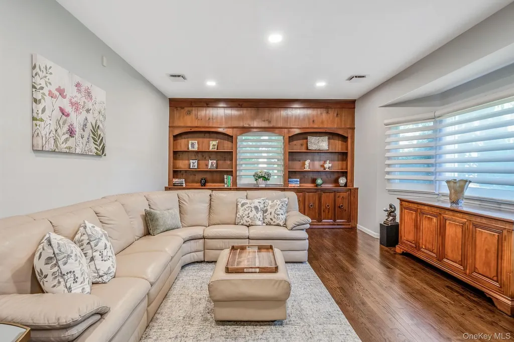 6 Buckingham Drive Dix Hills NY 11746