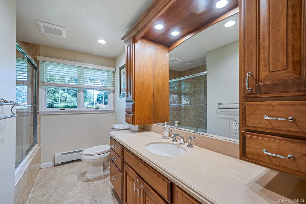 6 Buckingham Drive Dix Hills NY 11746