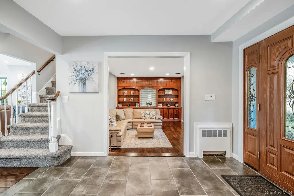 6 Buckingham Drive Dix Hills NY 11746