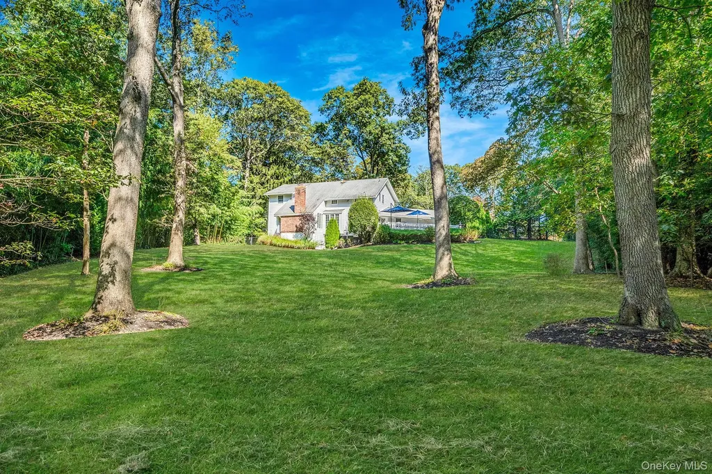 6 Buckingham Drive Dix Hills NY 11746