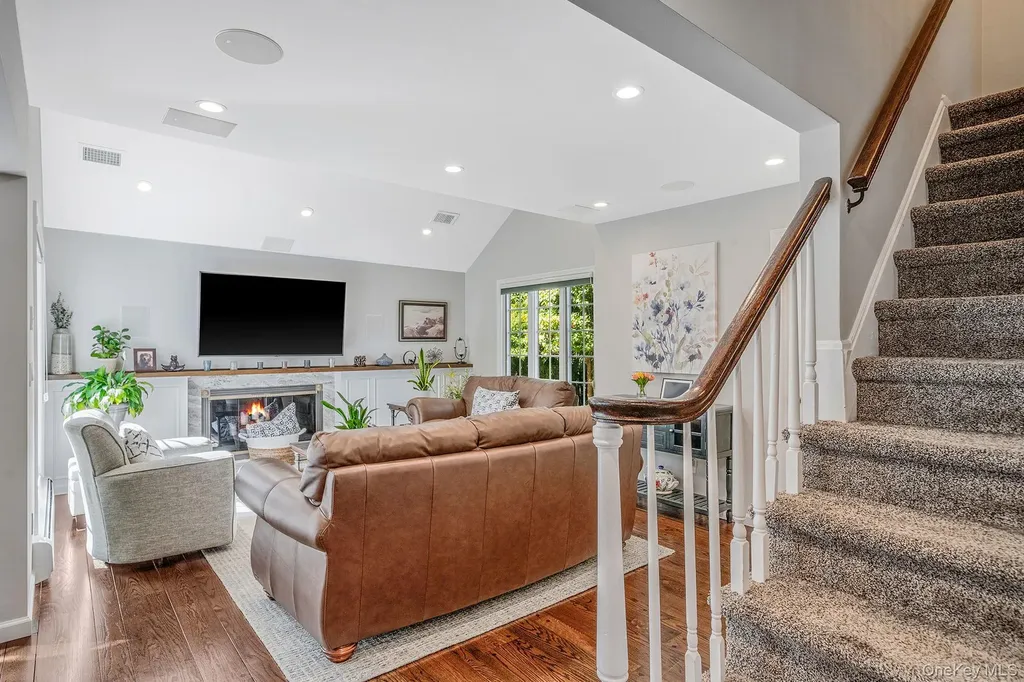 6 Buckingham Drive Dix Hills NY 11746