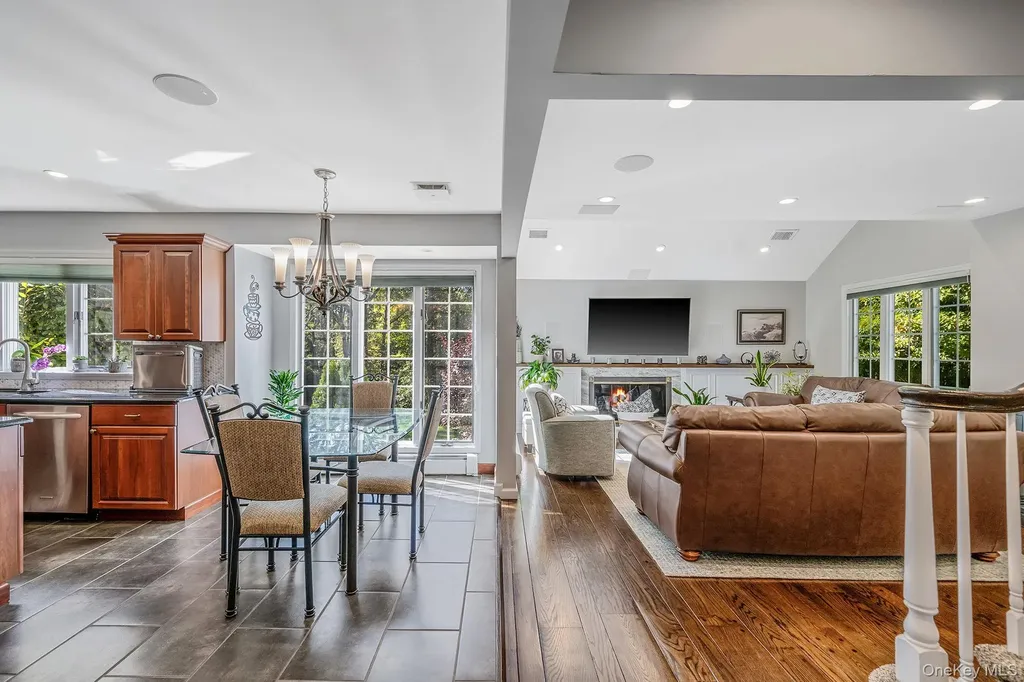 6 Buckingham Drive Dix Hills NY 11746