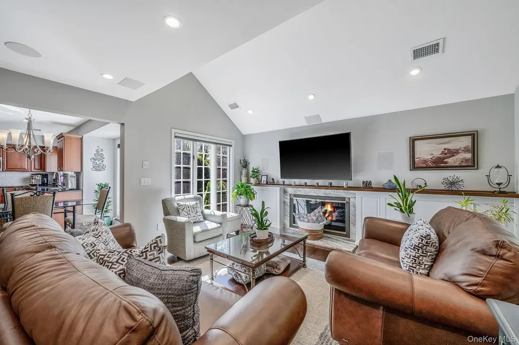 6 Buckingham Drive Dix Hills NY 11746