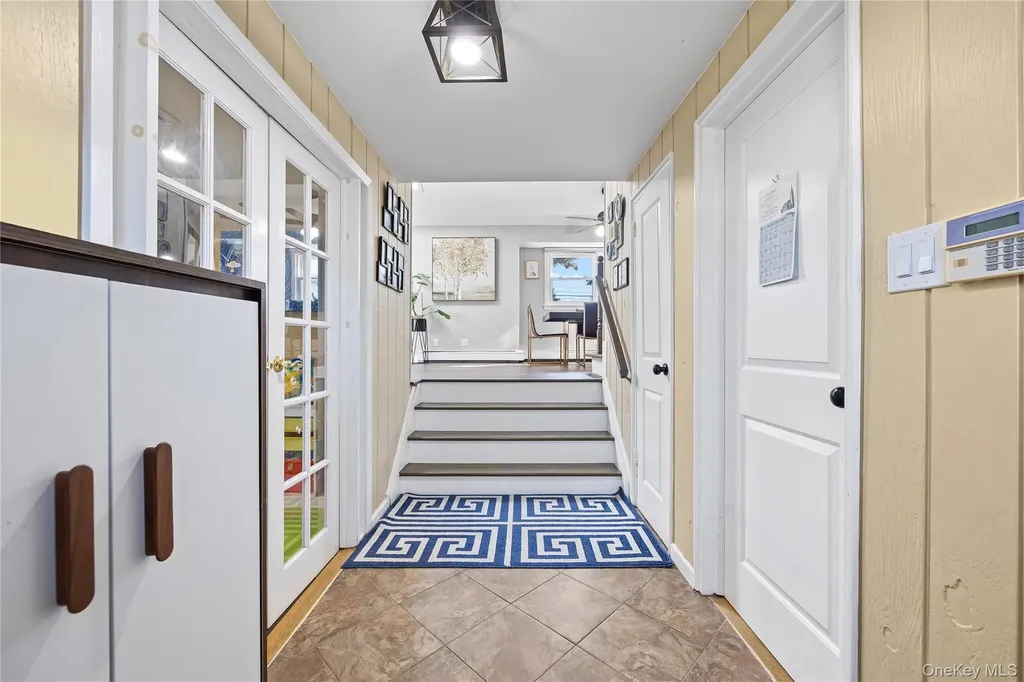 38 Oxford Road Old Bethpage NY 11804