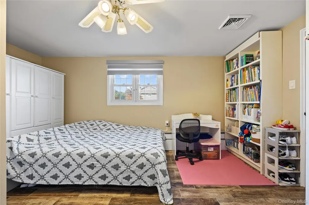 38 Oxford Road Old Bethpage NY 11804
