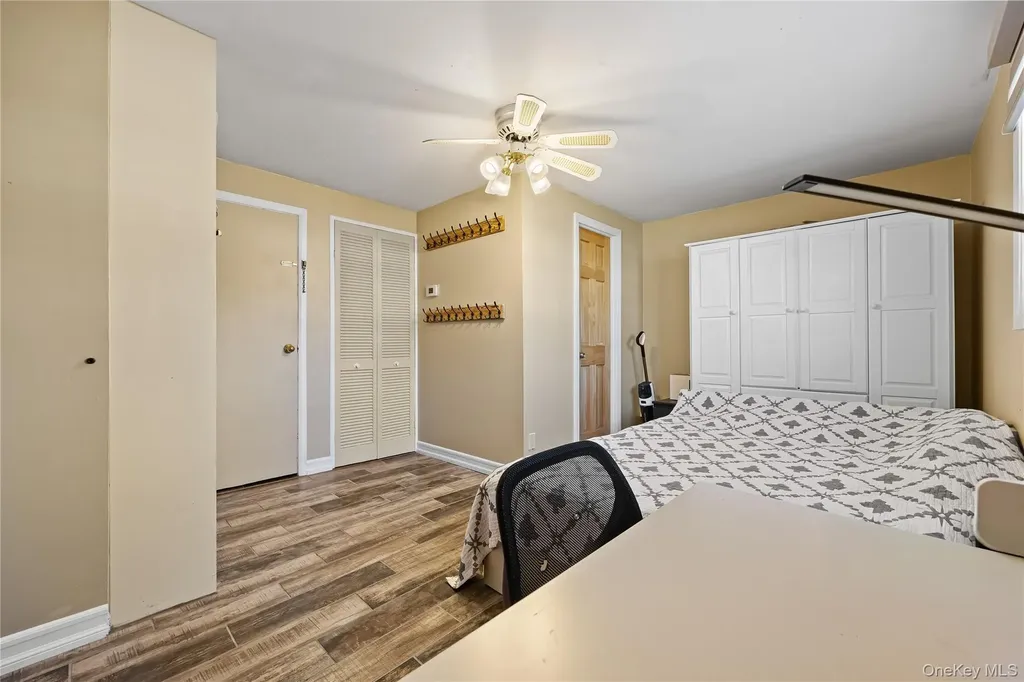 38 Oxford Road Old Bethpage NY 11804