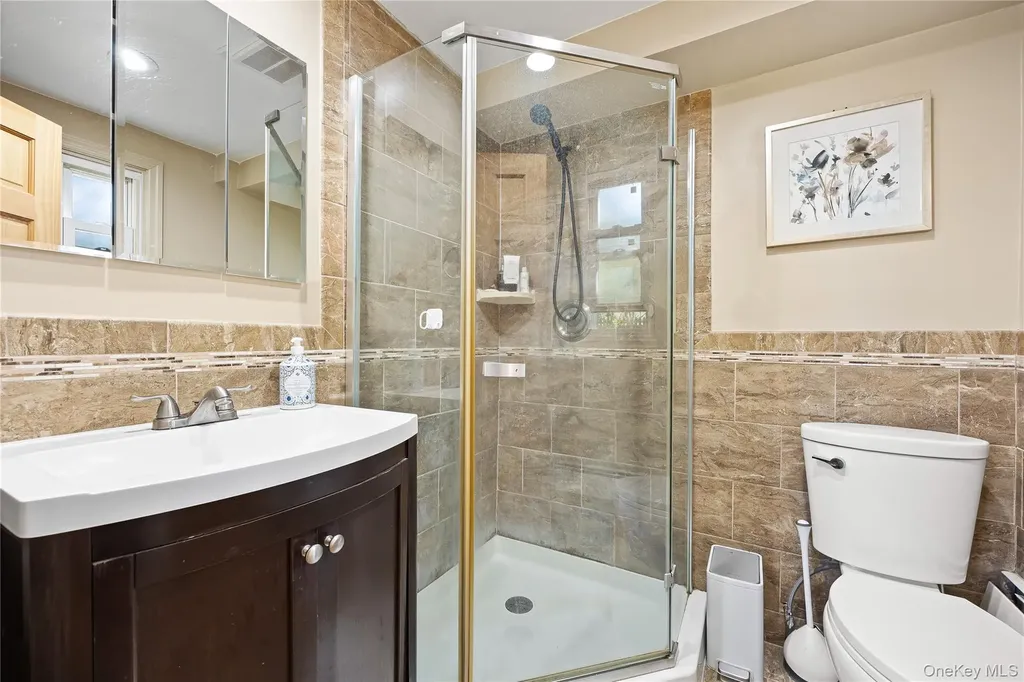 38 Oxford Road Old Bethpage NY 11804