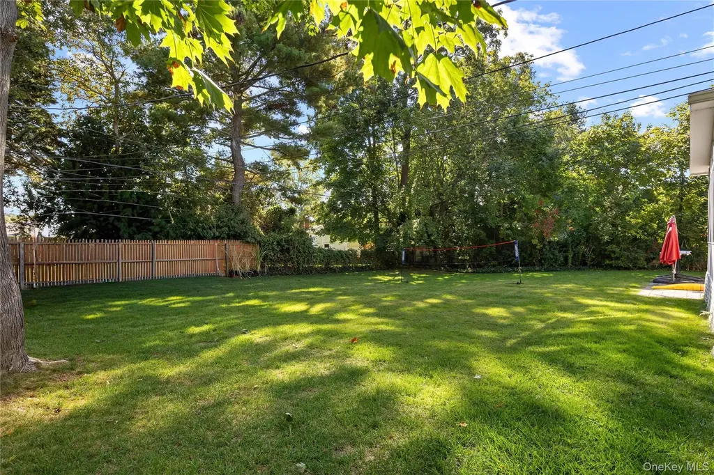 38 Oxford Road Old Bethpage NY 11804