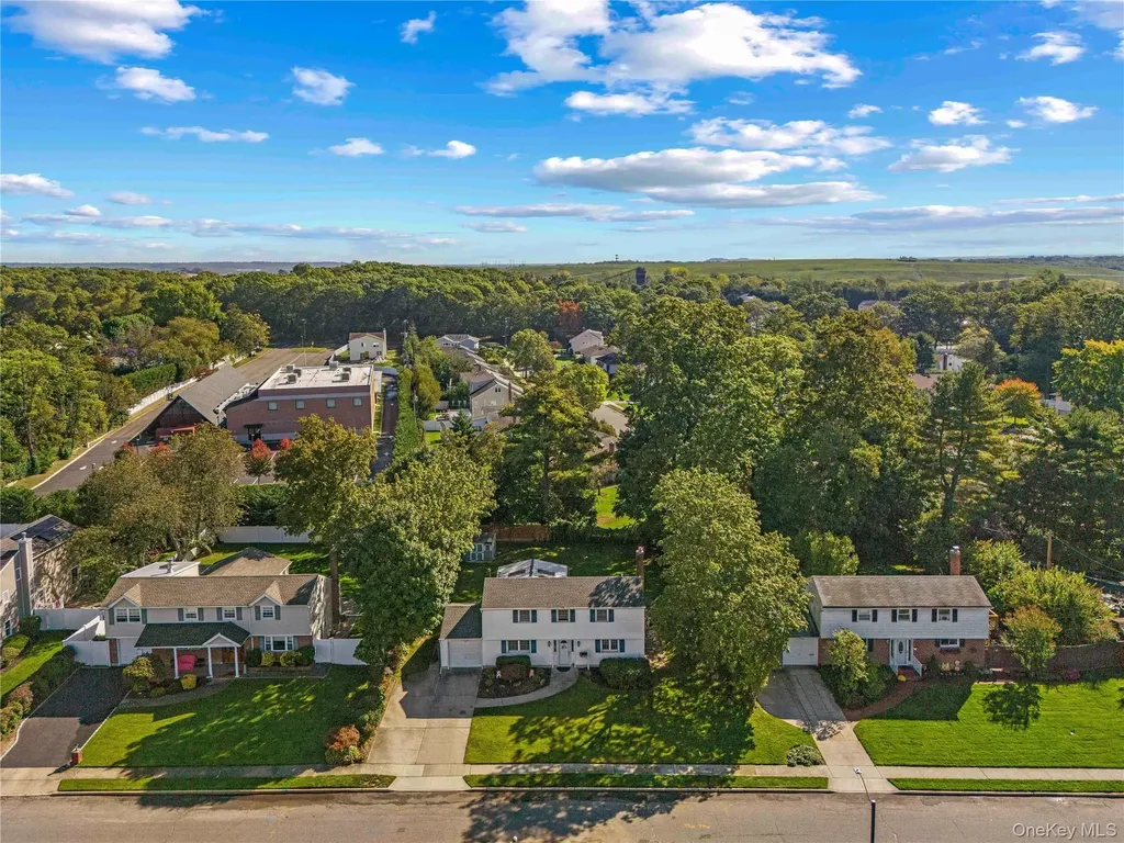 38 Oxford Road Old Bethpage NY 11804