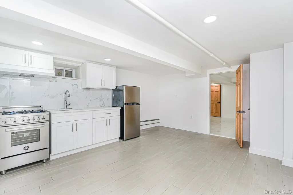 592 E 39th Street Brooklyn NY 11203