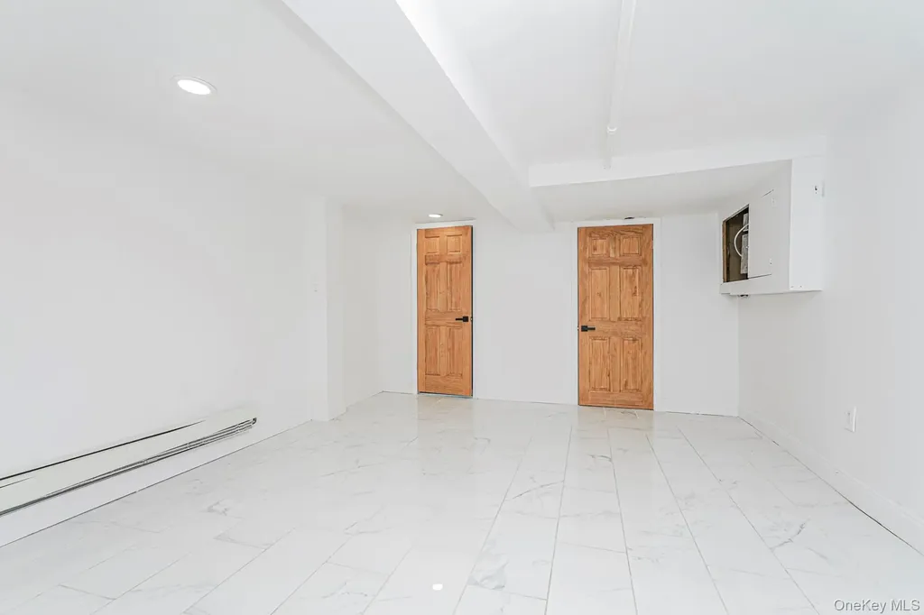 592 E 39th Street Brooklyn NY 11203
