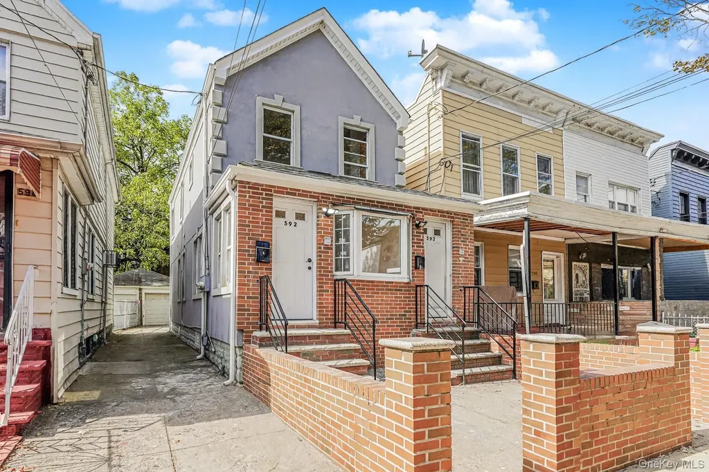 592 E 39th Street Brooklyn NY 11203