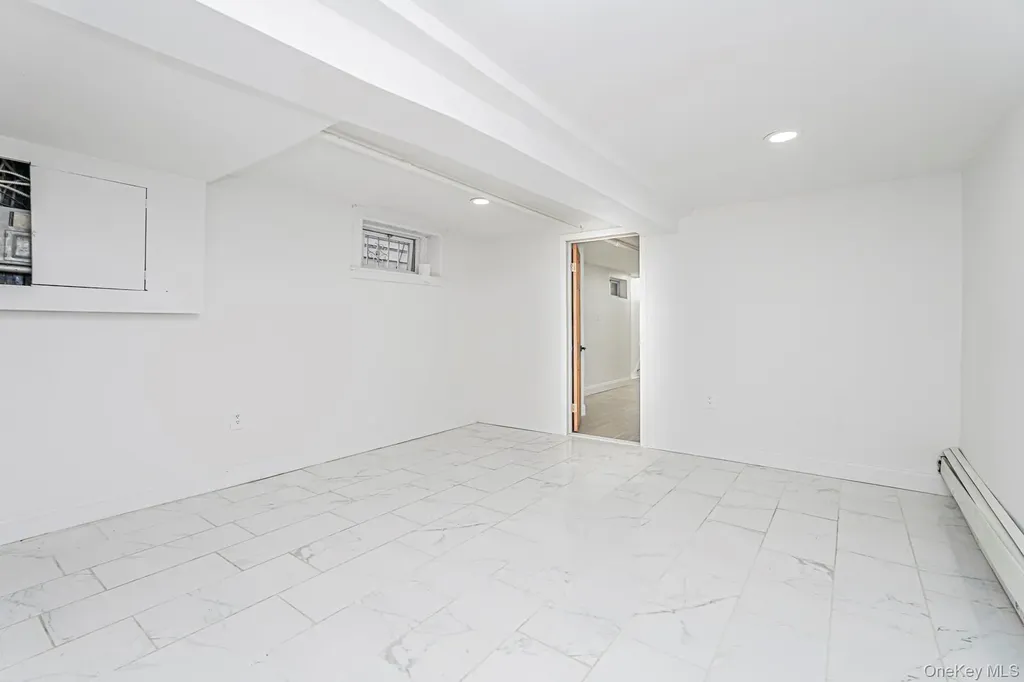 592 E 39th Street Brooklyn NY 11203